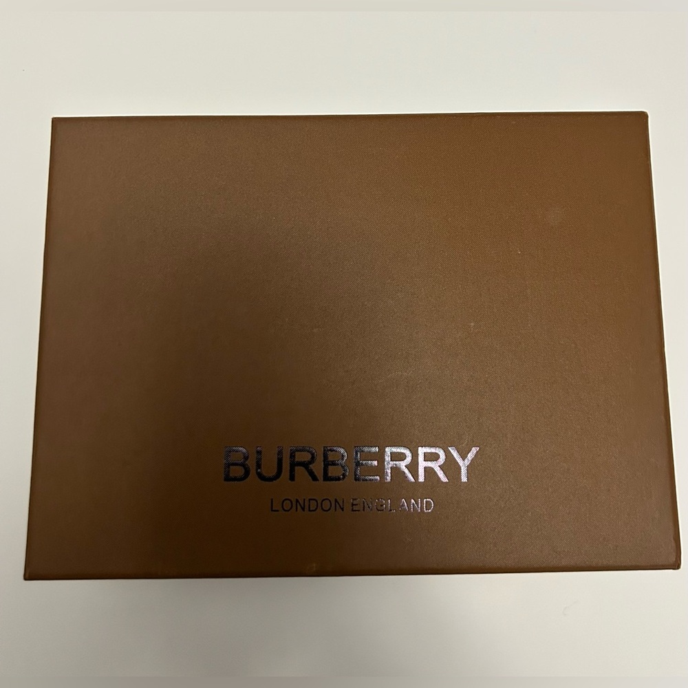 Burberry House Check Leighton Fabric and Leather Continental Wallet - Picture 12 of 16